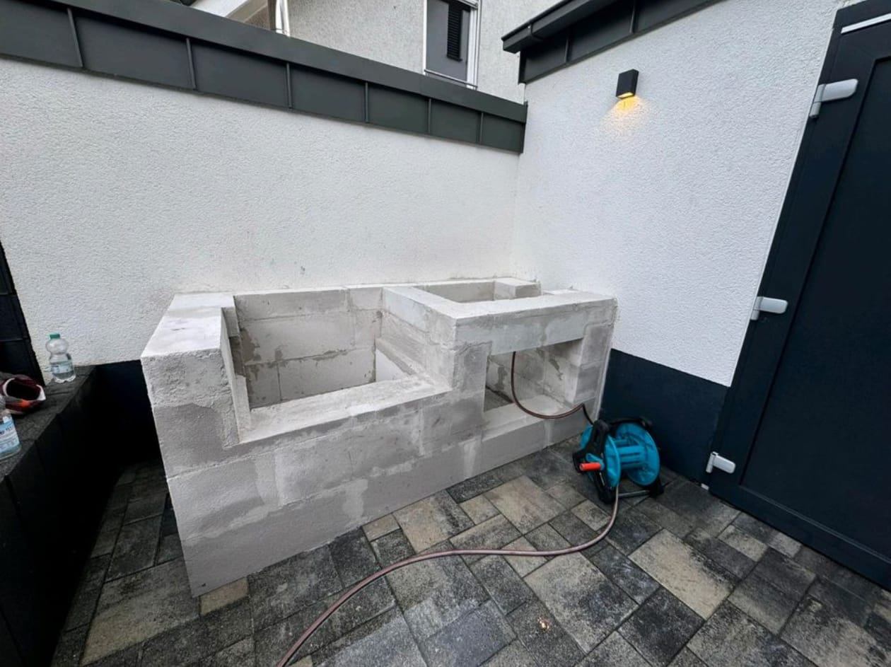 Vorher: Rohbau aus Porenbetonsteinen